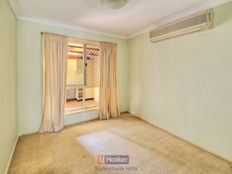 82 Candytuft Place, Calamvale QLD 4116