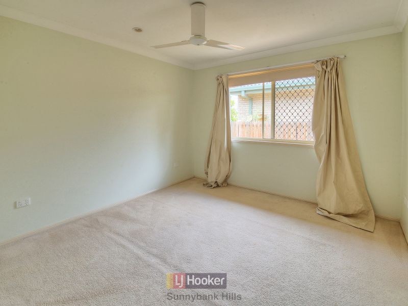 82 Candytuft Place, Calamvale QLD 4116