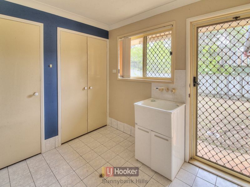 82 Candytuft Place, Calamvale QLD 4116