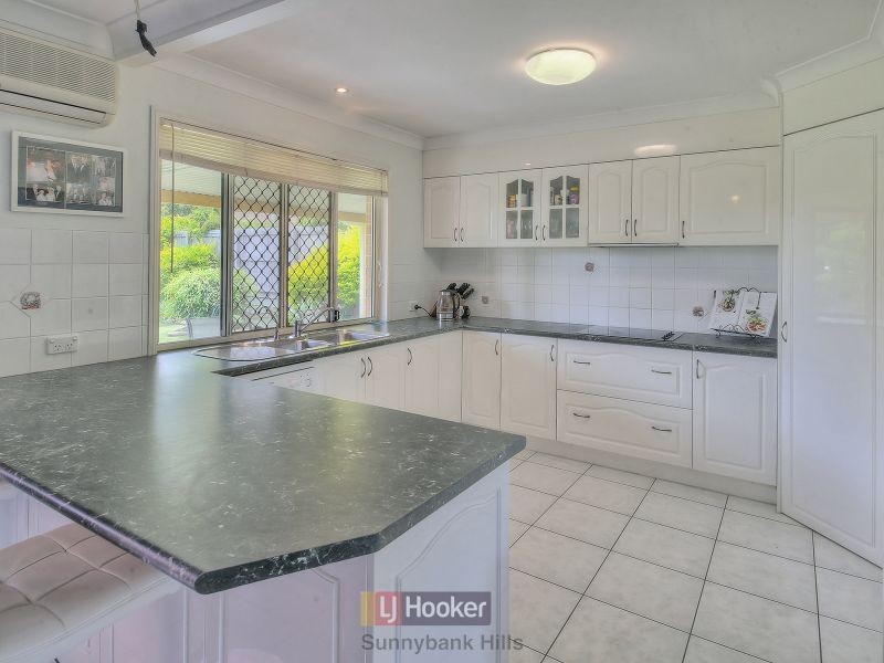 4 Prospect Street, Parkinson QLD 4115