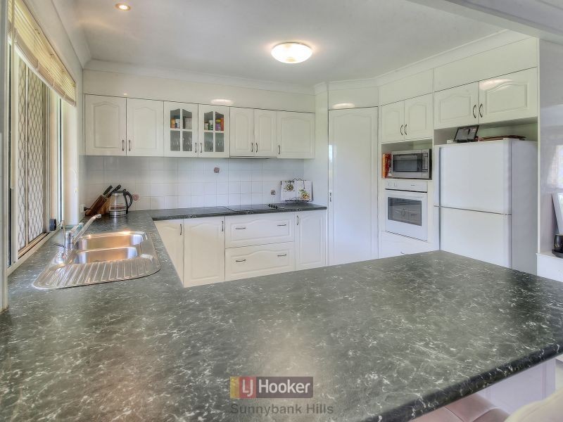 4 Prospect Street, Parkinson QLD 4115