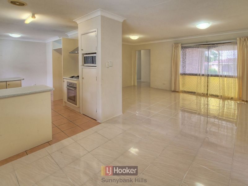 12 Ervatamia Street, Runcorn QLD 4113