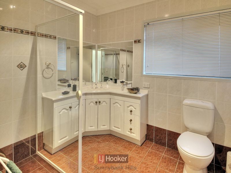 153 Lancaster Circuit, Stretton QLD 4116