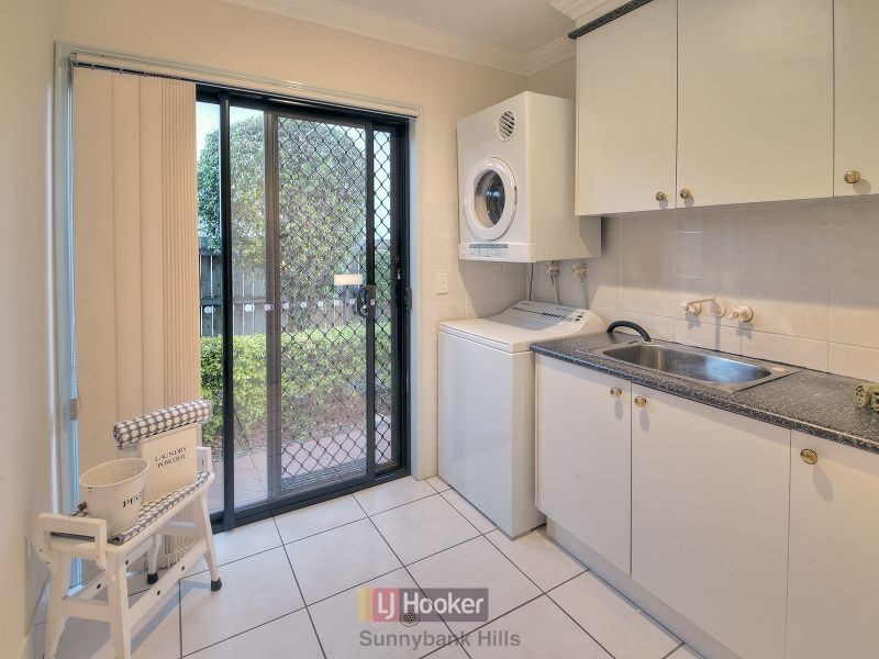 153 Lancaster Circuit, Stretton QLD 4116