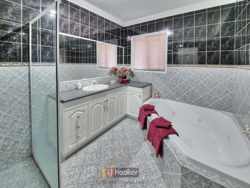 153 Lancaster Circuit, Stretton QLD 4116