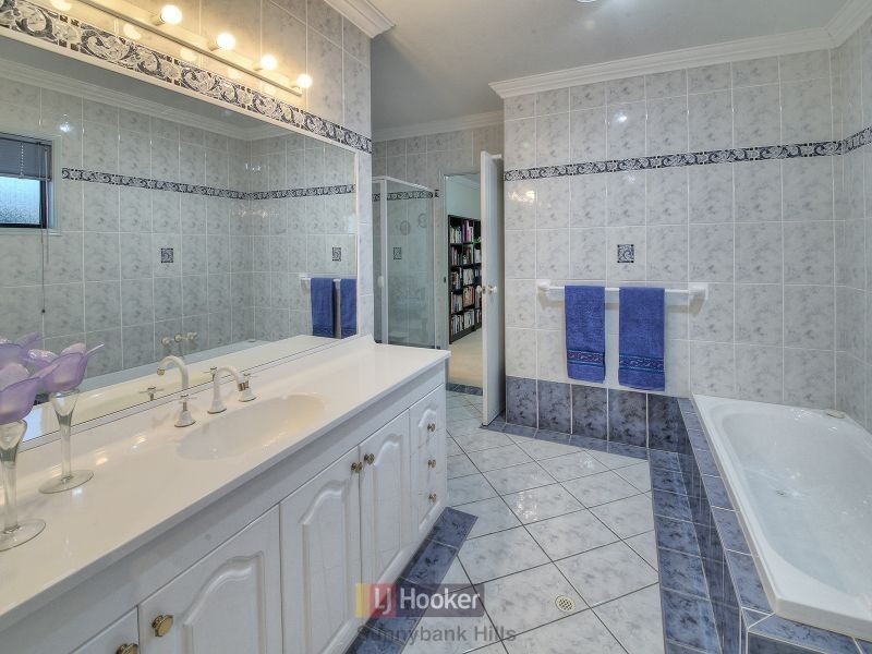 153 Lancaster Circuit, Stretton QLD 4116