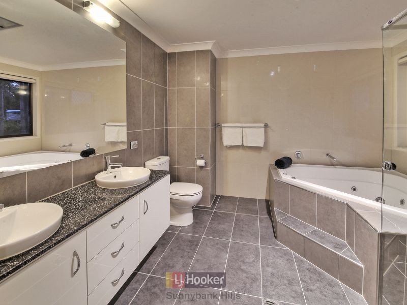 15 Headland Street, Sunnybank QLD 4109