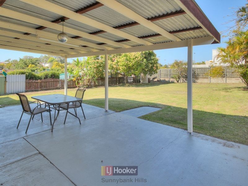 8 Bart Street, Rochedale South QLD 4123
