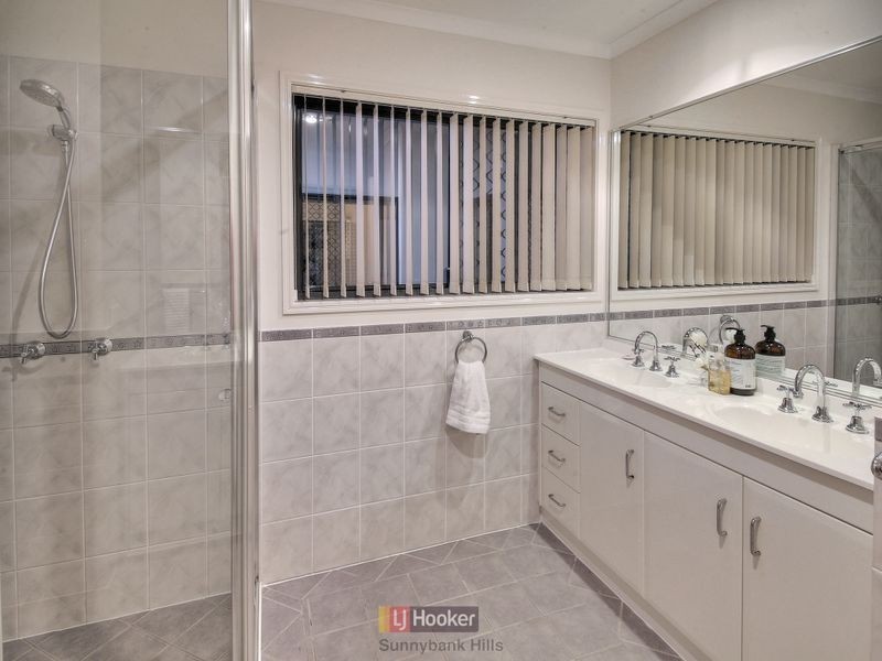 2 Lily Circuit, Kuraby QLD 4112