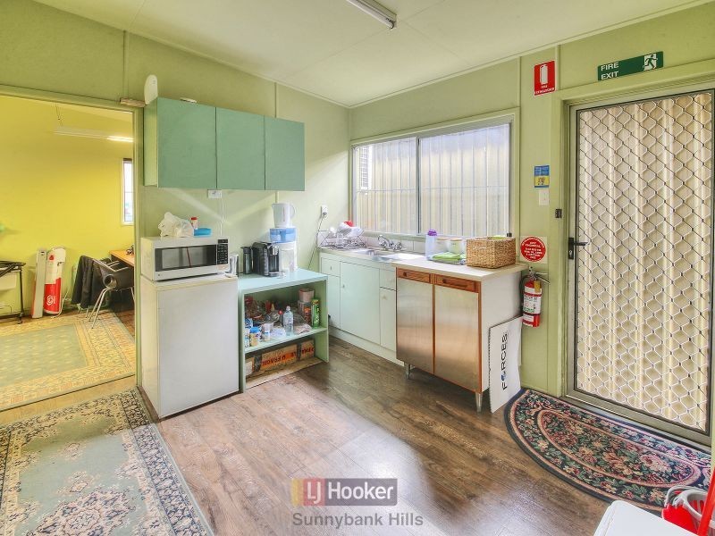 18 Richland Avenue, Coopers Plains QLD 4108