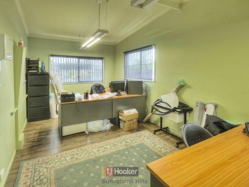 18 Richland Avenue, Coopers Plains QLD 4108