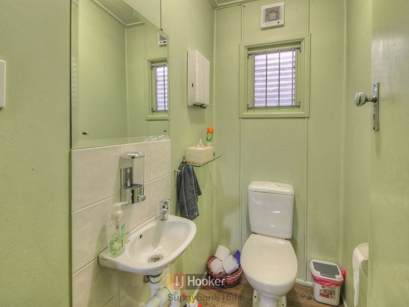 18 Richland Avenue, Coopers Plains QLD 4108