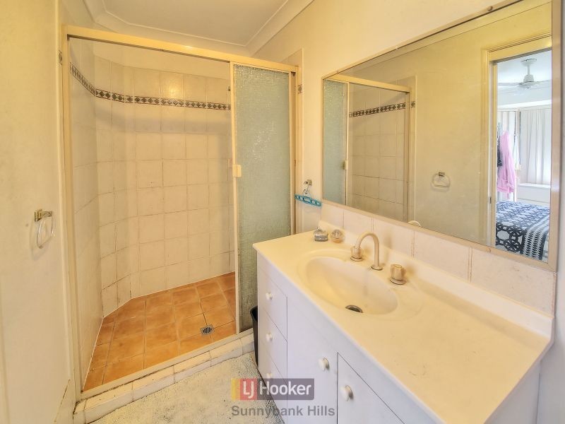 20 Macknish Crescent, Coopers Plains QLD 4108