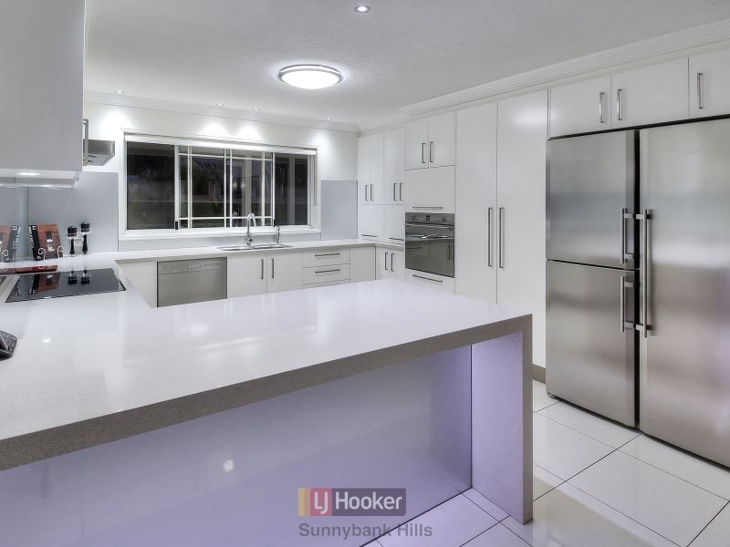 8 Liquidambar Place, Stretton QLD 4116