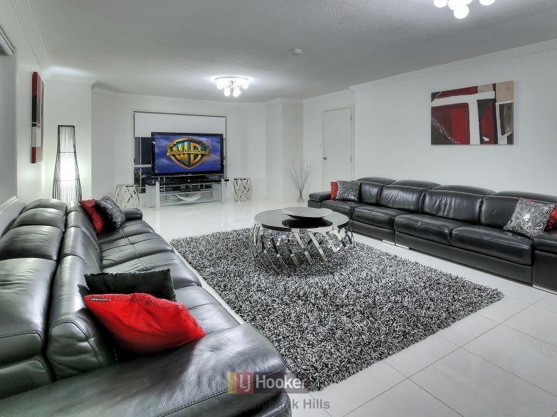 8 Liquidambar Place, Stretton QLD 4116