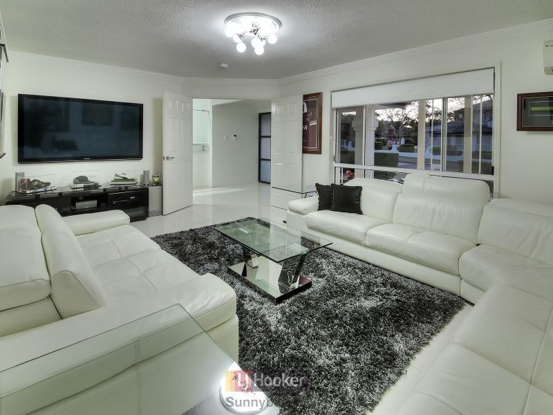 8 Liquidambar Place, Stretton QLD 4116