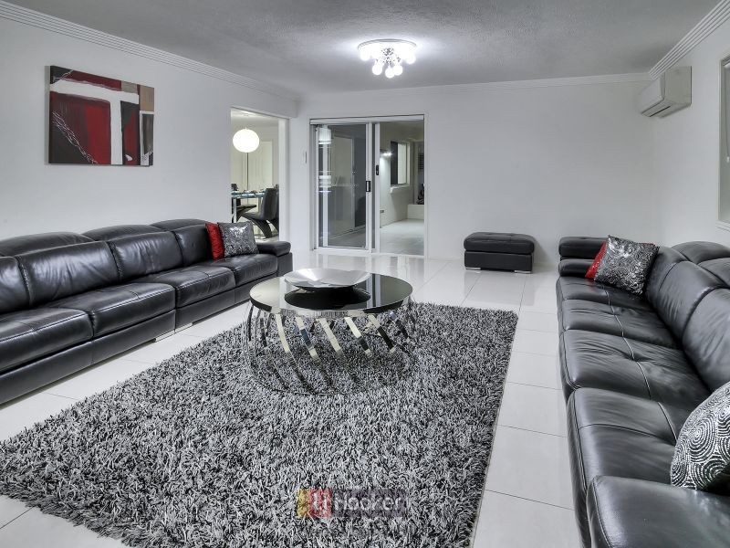 8 Liquidambar Place, Stretton QLD 4116