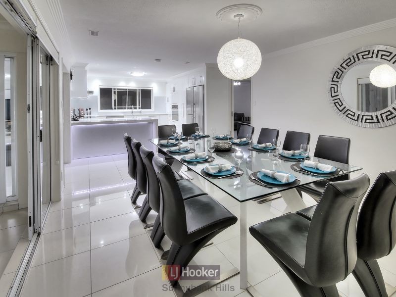 8 Liquidambar Place, Stretton QLD 4116