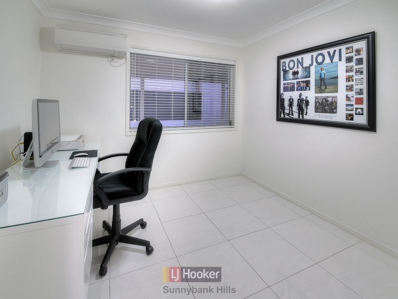 8 Liquidambar Place, Stretton QLD 4116