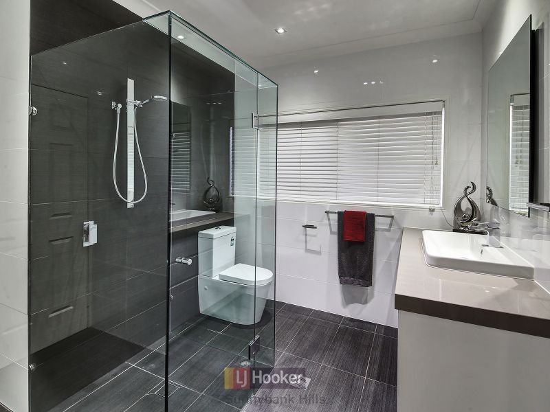 8 Liquidambar Place, Stretton QLD 4116