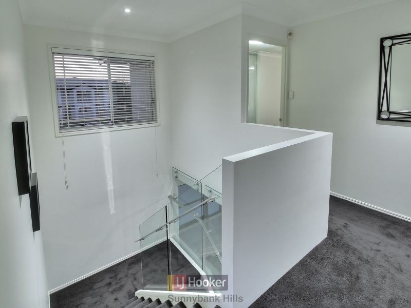 8 Liquidambar Place, Stretton QLD 4116