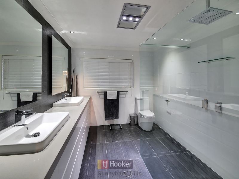 8 Liquidambar Place, Stretton QLD 4116
