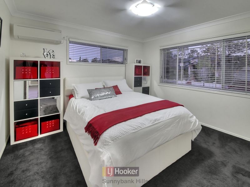 8 Liquidambar Place, Stretton QLD 4116