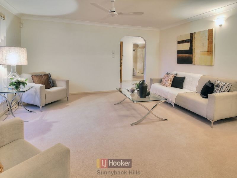 27 Lancaster Circuit, Stretton QLD 4116