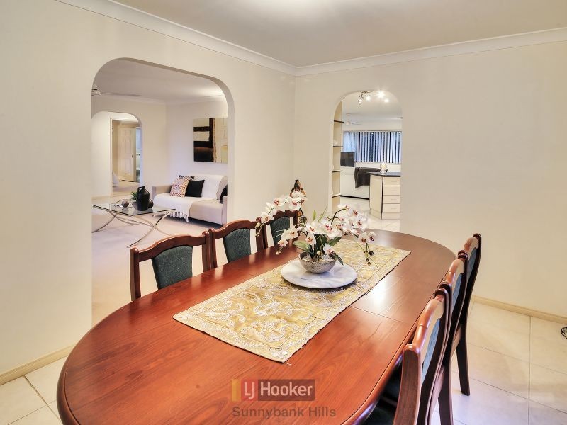 27 Lancaster Circuit, Stretton QLD 4116