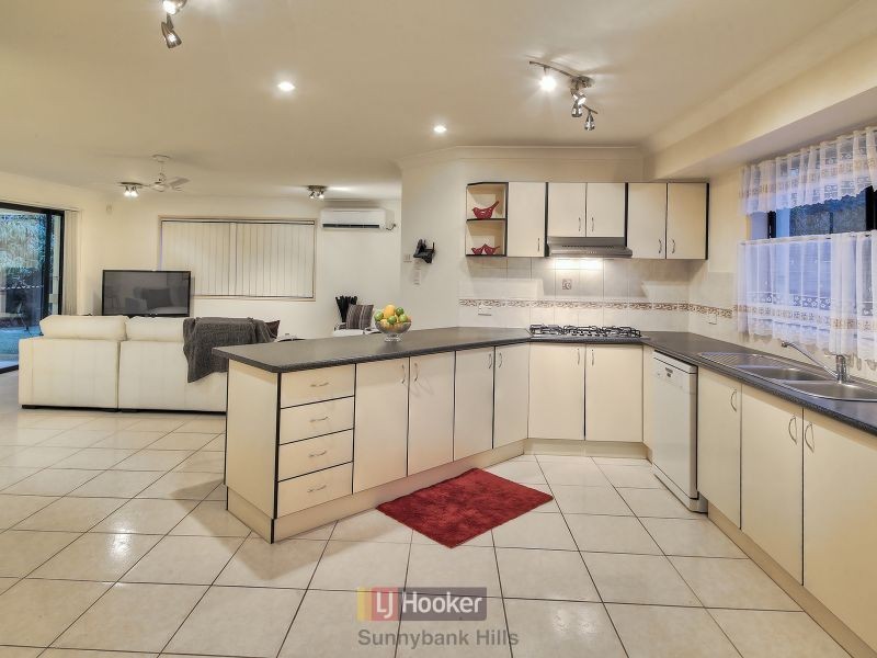 27 Lancaster Circuit, Stretton QLD 4116