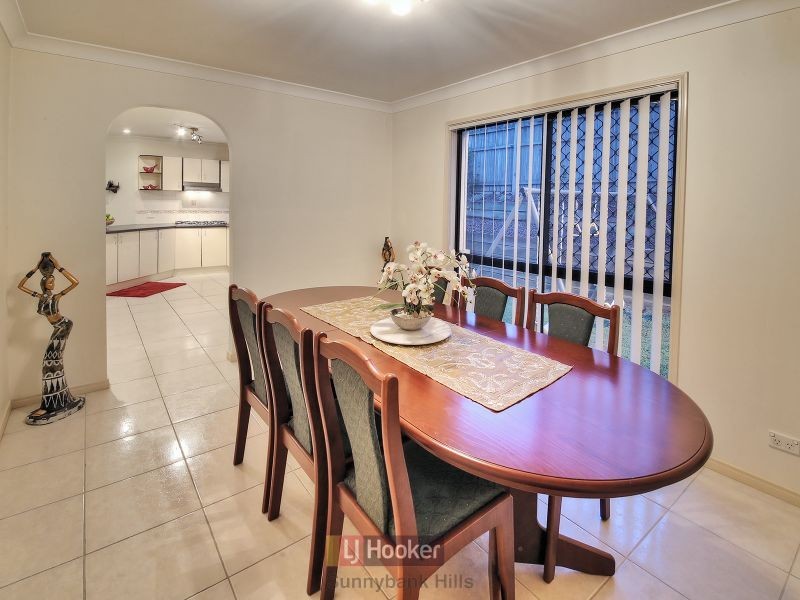 27 Lancaster Circuit, Stretton QLD 4116