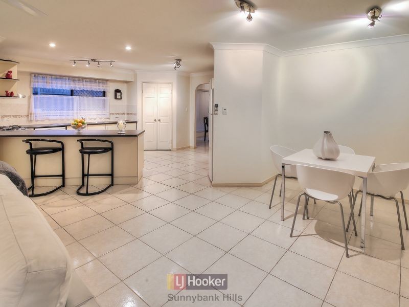 27 Lancaster Circuit, Stretton QLD 4116