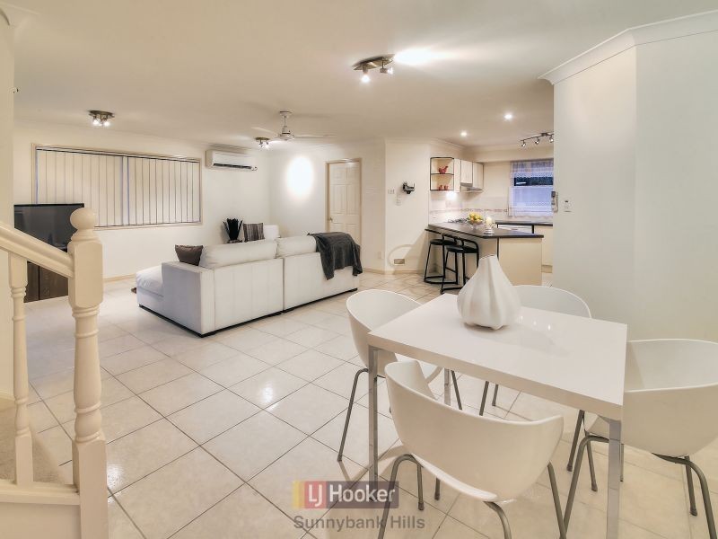 27 Lancaster Circuit, Stretton QLD 4116