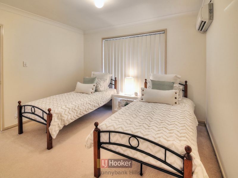 27 Lancaster Circuit, Stretton QLD 4116