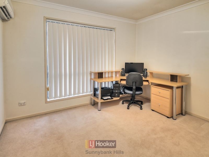 27 Lancaster Circuit, Stretton QLD 4116