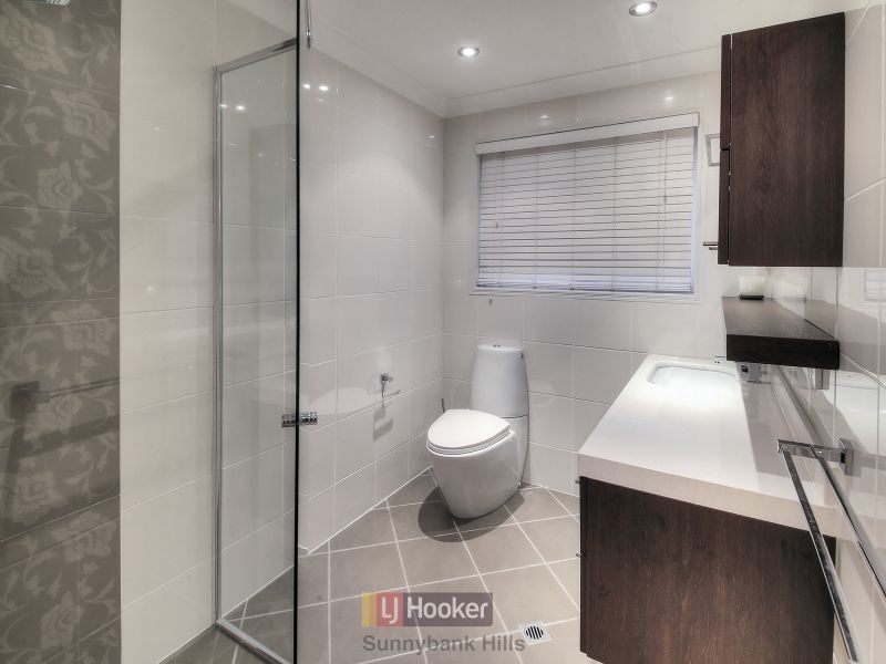 9 Hoover Court, Stretton QLD 4116