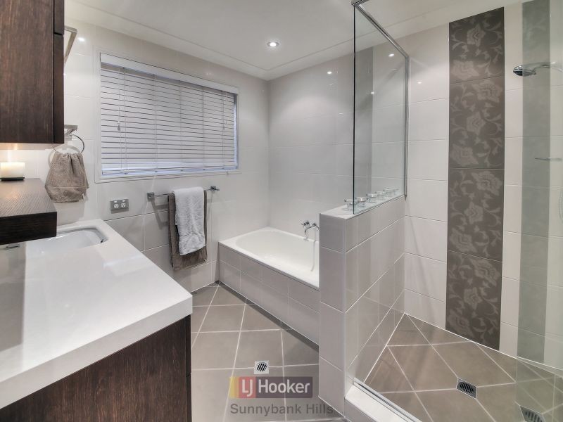 9 Hoover Court, Stretton QLD 4116