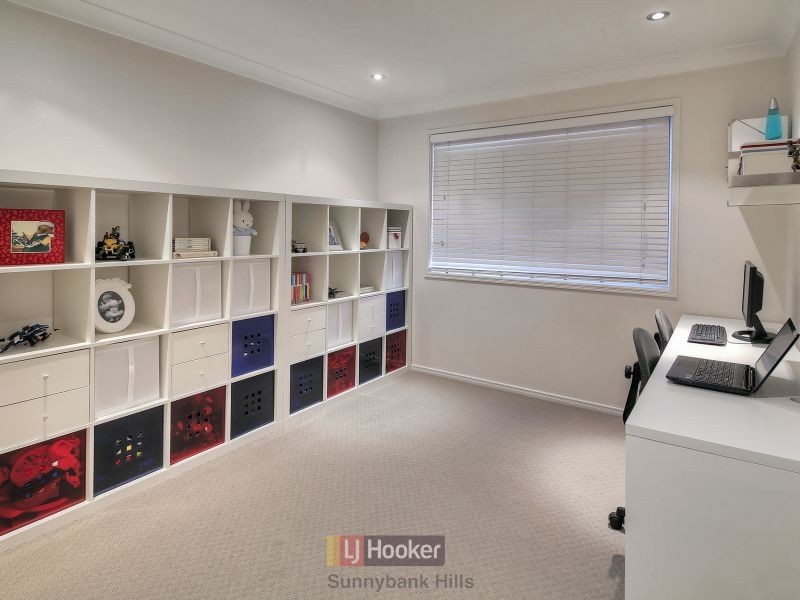 9 Hoover Court, Stretton QLD 4116
