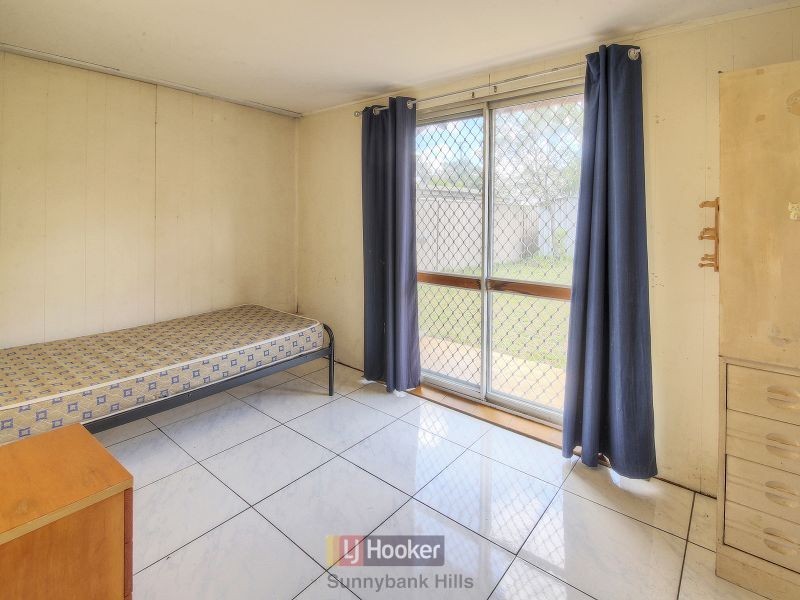 100 Springfield Street, Macgregor QLD 4109