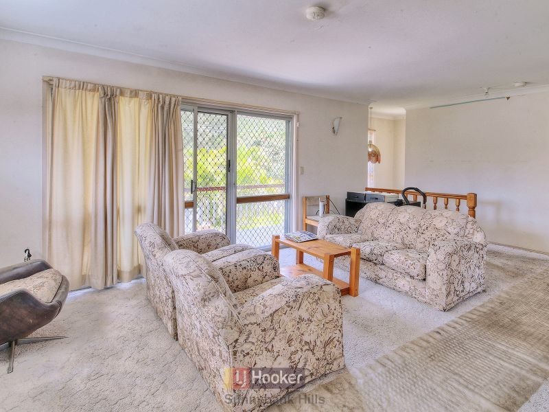 100 Springfield Street, Macgregor QLD 4109