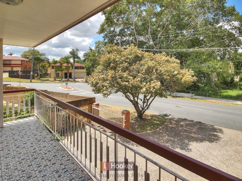 100 Springfield Street, Macgregor QLD 4109