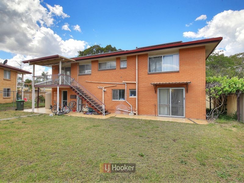 100 Springfield Street, Macgregor QLD 4109