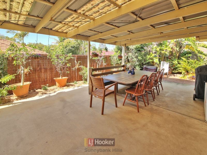 8 Scarlet Oak Place, Calamvale QLD 4116