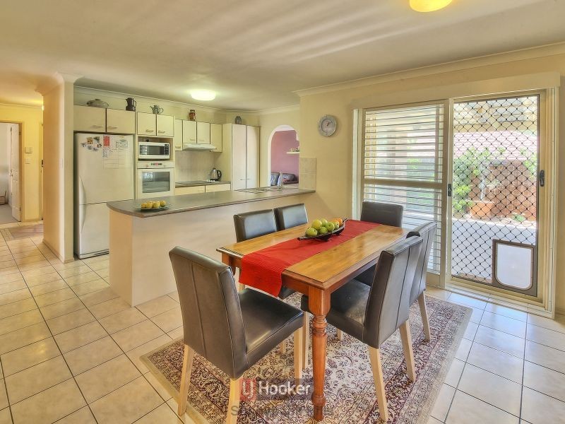 8 Scarlet Oak Place, Calamvale QLD 4116