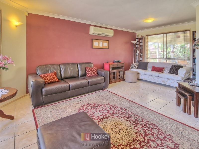 8 Scarlet Oak Place, Calamvale QLD 4116