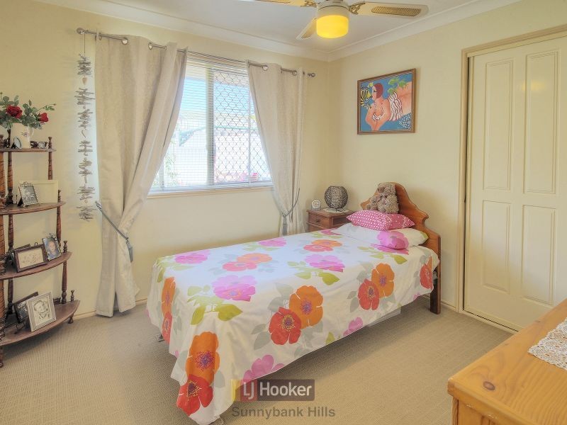 8 Scarlet Oak Place, Calamvale QLD 4116