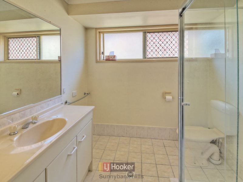 8 Scarlet Oak Place, Calamvale QLD 4116