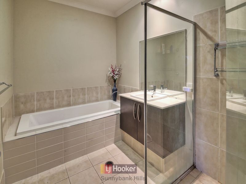 21 Avocado Street, Macgregor QLD 4109