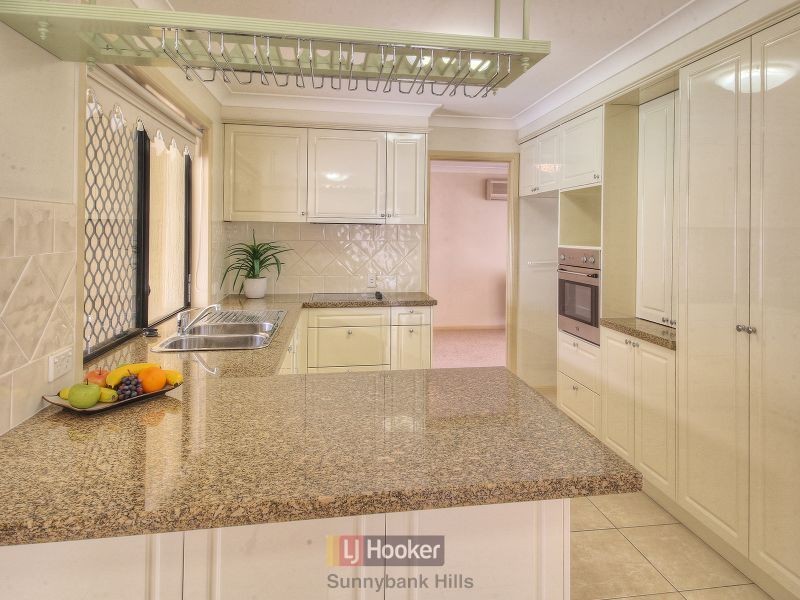 31 Raincliffe Place, Calamvale QLD 4116