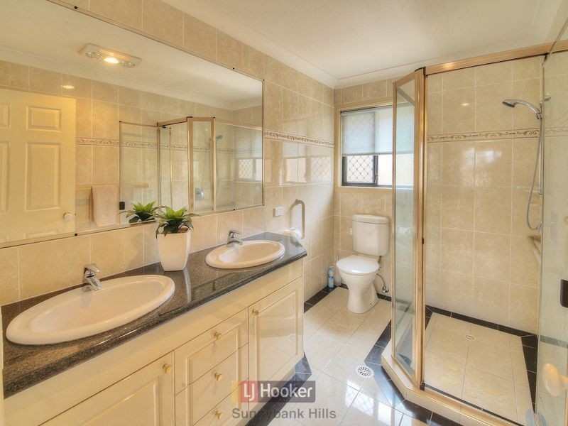 31 Raincliffe Place, Calamvale QLD 4116